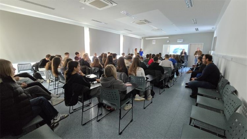 Održana radionica ''To nije ljubav'' za umaške srednjoškolce